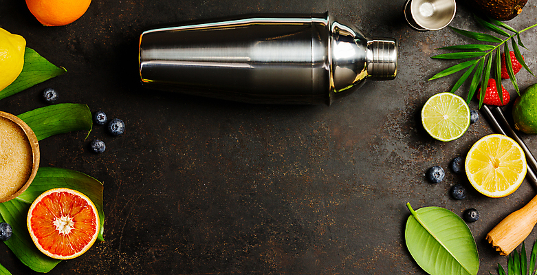 포토 JPG 해외이미지 잎 검은배경 실내 사람없음 칵테일 레몬 자몽 블루베리 라임 쉐이커 셰이커 해외202004 해외포토 식물 백그라운드 과일 주류 내부 검은색 파일형식