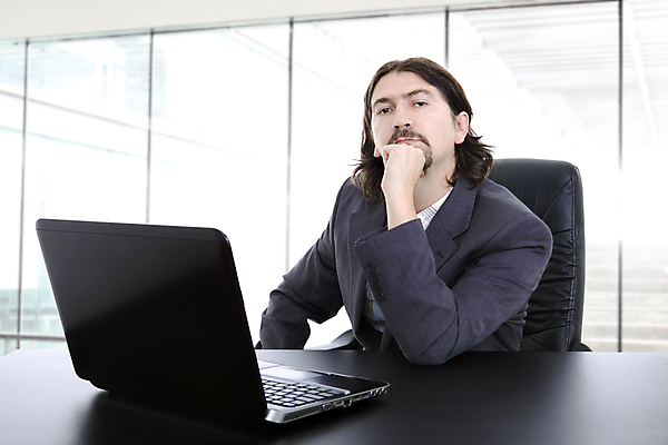 포토 JPG 해외이미지 직업 라이프스타일 응시 남자 행복 여유 비즈니스 성공 노동자 한명 서기 미소 성인 노트북 컴퓨터 청춘 사무실 유행 기댐 흰색 비즈니스맨 자신감 대표 종업원 스마트 책상 만족 고민 경영자 리더 긍정 경영 스타일 세련 해외202004 해외202105 해외포토 1 시선 감정 컬러 가구 컨셉 모션 표정 사람 생활 전자제품 직장인 파일형식