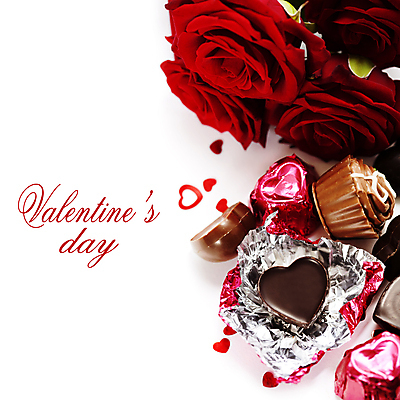 포토 JPG 해외이미지 실내 발렌타인데이 사랑 사람없음 장미 초콜릿 오브젝트 흰배경 카피스페이스 해외202004 해외포토 꽃 감정 백그라운드 데이이벤트 디저트 내부 공백 흰색 파일형식