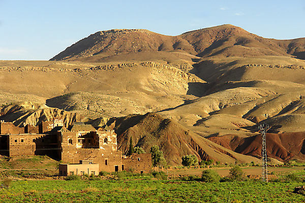 포토 JPG 해외이미지 전통 여행 건축양식 아프리카 자연 산 주택 건조 풍경 사람없음 야외 건물 도시풍경 마을 계곡 맑음 사막 시골 도시 뜨거움 역사 가난 버리기 언덕 암초 커뮤니티 타운 모로코 사하라 내추럴 아랍어 옛날 지도책 해외202004 해외202105 해외포토 건축물 건축 나라 컨셉 모션 날씨 책 생태계 파일형식