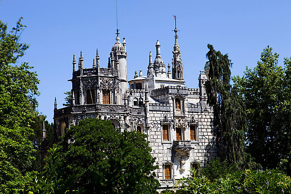 포토 JPG 해외이미지 계절 공원 유럽 문화 벽 여행 건축양식 자연 하늘 사람없음 세계 여행객 탑 정원 궁전 낭만 역사 재산 땅 포르투갈 묘사 시력 리스본 신트라 해외202004 해외202105 해외포토 건축물 공공시설 건축 나라 컨셉 고건축 사람 금융 생태계 파일형식