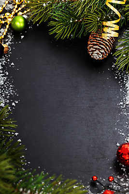 포토 JPG 해외이미지 리본 잎 크리스마스 크리스마스용품 검은배경 프레임 실내 사람없음 솔방울 오너먼트 카피스페이스 크리스마스배경 해외202004 해외포토 식물 기념일 백그라운드 크리스마스장식 내부 검은색 공백 용품 파일형식