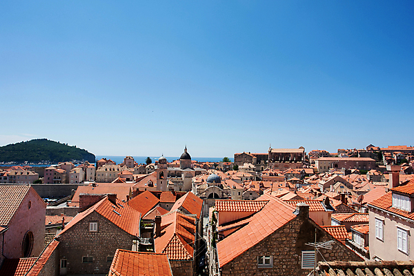 포토 JPG 해외이미지 전통 벽 바다 여행 건축양식 자연 지붕 휴가 휴식 거리 풍경 사람없음 여름 파란색 컬러풀 햇빛 성당 교회 탑 맑음 도시 중세 역사 큼 지중해 베네치아 방문 포인트 크로아티아 달마시안 두브로브니크 수녀원 옛날 파라다이스 해외202105 해외포토 건축물 계절 건축 유럽 컬러 컨셉 종교건축 날씨 금융 태양 이탈리아 개 크기 생태계 파일형식