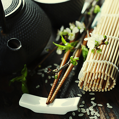 포토 JPG 해외이미지 스튜디오촬영 젓가락 실내 근접촬영 사람없음 쌀 찻주전자 대나무발 해외202004 해외포토 뷰포인트 주전자 곡류 수저 내부 파일형식