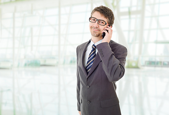 포토 JPG 해외이미지 백인 모델 직업 라이프스타일 응시 남자 여유 포즈 비즈니스 사업가 통신 성공 넥타이 노동자 한명 미소 사람 정장 성인 스마트폰 청춘 사무실 에너지 흰색 신선 최고 비즈니스맨 닫기 종업원 동료 만족 긍정 부름 경영 힘찬 스타일 세련 해외202105 해외포토 서양인 1 시선 잡화 옷 감정 컬러 컨셉 관계 모션 표정 생활 핸드폰 스마트기기 직장인 파일형식