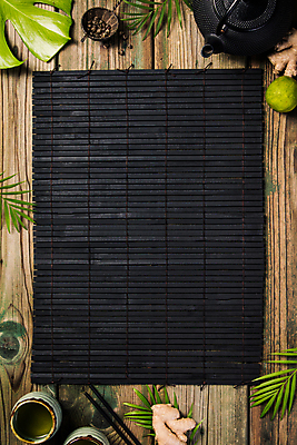 포토 JPG 해외이미지 프레임 실내 사람없음 하이앵글 찻잔 다기 찻주전자 라임 생강 찻잎 나무젓가락 나무탁자 열대잎 카피스페이스 해외202004 차거름망 해외포토 뷰포인트 잎 채소 과일 젓가락 탁자 주전자 잔 내부 차_음료 공백 다도 파일형식