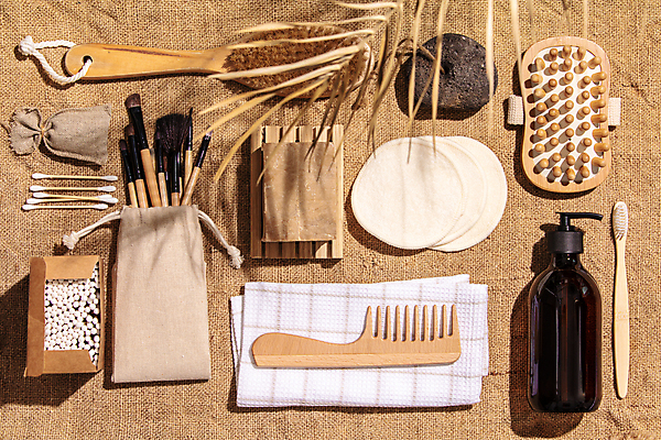 포토 JPG 해외이미지 식물 실내 사람없음 하이앵글 위생용품 자연보호 머리빗 삼베 흰배경 친환경 비누 메이크업브러쉬 면봉 제로웨이스트 해외202004 대나무칫솔 해외포토 뷰포인트 생활용품 백그라운드 자연 내부 환경 그린캠페인 흰색 붓 미용용품 보호 칫솔 사회이슈 파일형식 천_직물