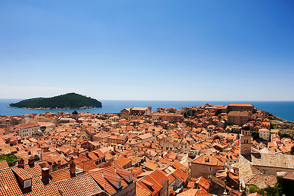 포토 JPG 해외이미지 유럽 벽 바다 여행 오렌지 건축양식 지붕 안테나 졸업생 사람없음 빨간색 도시풍경 여행객 도시 성 중세 지중해 포트 타운 크로아티아 두브로브니크 발칸반도 옛날 해외202105 해외포토 건축물 건축 나라 컬러 과일 졸업 통신 사람 풍경 역사 파일형식