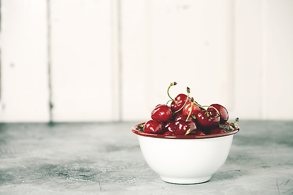포토 JPG 해외이미지 그릇 사람없음 체리 흰배경 카피스페이스 해외202004 해외포토 식기 백그라운드 과일 공백 흰색 파일형식