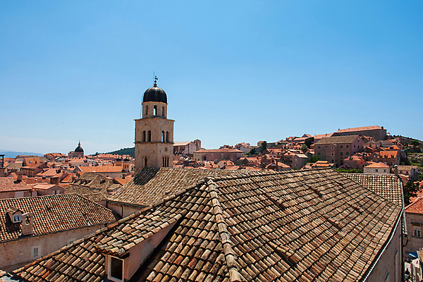 포토 JPG 해외이미지 전통 벽 바다 여행 건축양식 자연 지붕 휴가 휴식 거리 풍경 사람없음 여름 파란색 컬러풀 햇빛 성당 교회 탑 맑음 도시 중세 역사 큼 지중해 베네치아 방문 포인트 크로아티아 달마시안 두브로브니크 수녀원 옛날 파라다이스 해외202105 해외포토 건축물 계절 건축 유럽 컬러 컨셉 종교건축 날씨 건물 금융 태양 이탈리아 개 크기 생태계 파일형식