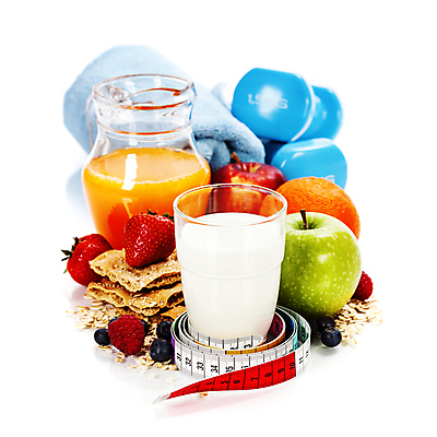 포토 JPG 해외이미지 빵 오렌지 딸기 잔 곡류 줄자 건강 사람없음 수건 아령 우유 사과 흰배경 유기농 블루베리 산딸기 당근주스 칼슘 해외202004 해외포토 식기 웰빙 음식 백그라운드 과일 유제품 자 위생용품 흰색 야채주스 파일형식