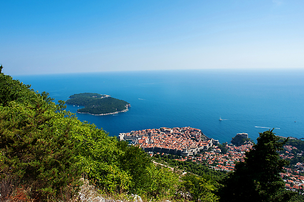 포토 JPG 해외이미지 전통 벽 바다 여행 건축양식 자연 지붕 휴가 휴식 거리 풍경 사람없음 여름 파란색 컬러풀 햇빛 성당 교회 탑 맑음 도시 중세 역사 큼 지중해 베네치아 방문 포인트 크로아티아 달마시안 두브로브니크 수녀원 옛날 파라다이스 해외202105 해외포토 건축물 계절 건축 유럽 컬러 컨셉 종교건축 날씨 건물 금융 태양 이탈리아 개 크기 생태계 파일형식