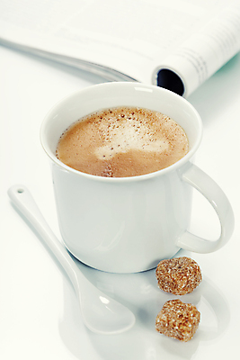 포토 JPG 해외이미지 스튜디오촬영 실내 사람없음 커피잔 티스푼 라떼 해외202004 해외포토 커피 잔 내부 숟가락 파일형식