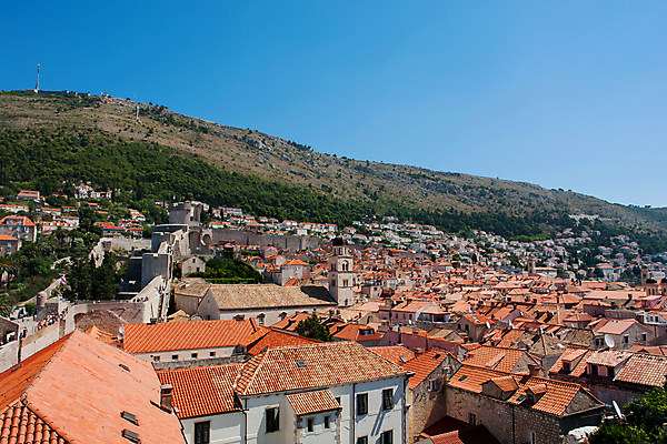 포토 JPG 해외이미지 전통 벽 바다 여행 건축양식 자연 지붕 휴가 휴식 거리 풍경 사람없음 여름 파란색 컬러풀 햇빛 성당 교회 탑 맑음 도시 중세 역사 큼 지중해 베네치아 방문 포인트 크로아티아 달마시안 두브로브니크 수녀원 옛날 파라다이스 해외202105 해외포토 건축물 계절 건축 유럽 컬러 컨셉 종교건축 날씨 금융 태양 이탈리아 개 크기 생태계 파일형식