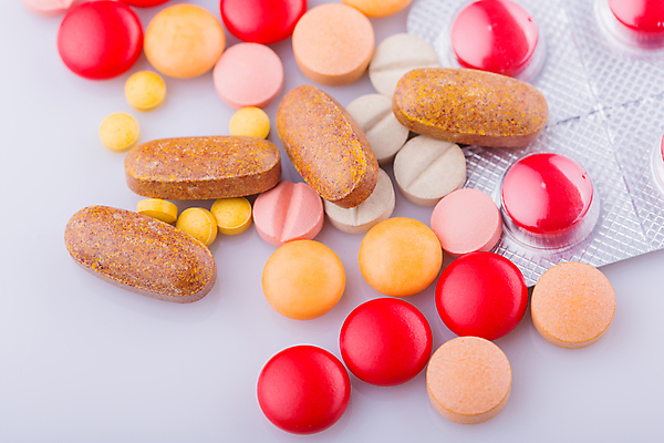 포토 JPG 해외이미지 의학 실내 근접촬영 사람없음 알약 다양 흰배경 해외202105 해외포토 뷰포인트 다수 백그라운드 내부 약 흰색 파일형식