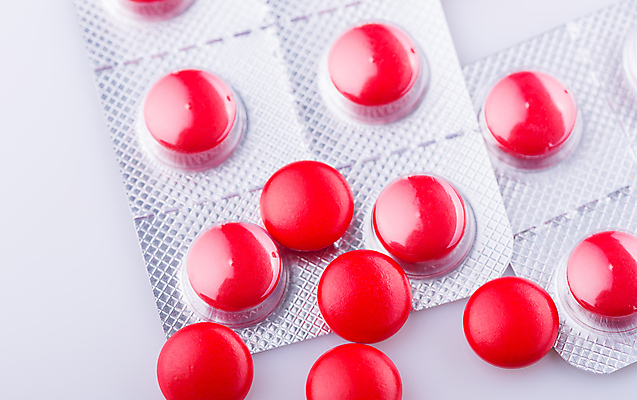 포토 JPG 해외이미지 의학 실내 근접촬영 사람없음 알약 흰배경 해외202105 해외포토 뷰포인트 백그라운드 내부 약 흰색 파일형식