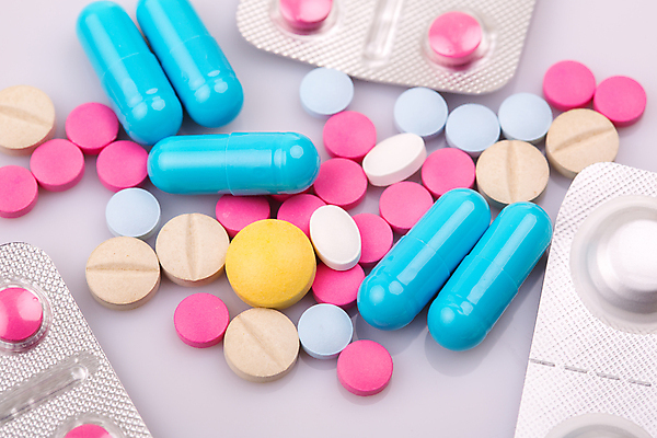 포토 JPG 해외이미지 의학 실내 근접촬영 사람없음 알약 다양 흰배경 해외202105 해외포토 뷰포인트 다수 백그라운드 내부 약 흰색 파일형식