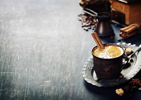 포토 JPG 해외이미지 접시 커피 검은배경 실내 사람없음 숟가락 커피포트 터키문화 시나몬스틱 카피스페이스 해외202004 팔각회향 튀르키예 해외포토 동양문화 식기 아시아 음료 외국문화 백그라운드 주전자 수저 내부 검은색 공백 향신료 시나몬 파일형식