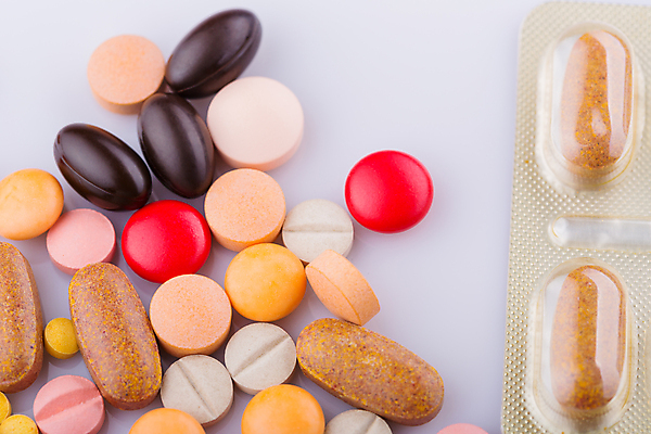 포토 JPG 해외이미지 의학 실내 근접촬영 사람없음 알약 다양 흰배경 해외202105 해외포토 뷰포인트 다수 백그라운드 내부 약 흰색 파일형식