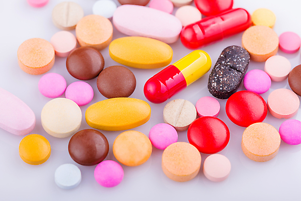 포토 JPG 해외이미지 의학 실내 근접촬영 사람없음 알약 다양 흰배경 해외202105 해외포토 뷰포인트 다수 백그라운드 내부 약 흰색 파일형식