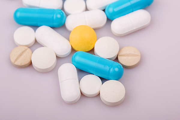 포토 JPG 해외이미지 의학 실내 근접촬영 사람없음 알약 다양 흰배경 해외202105 해외포토 뷰포인트 다수 백그라운드 내부 약 흰색 파일형식