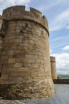 포토 JPG 해외이미지 외관 유럽 여행 건축양식 거리 주택 풍경 사람없음 건물 도시풍경 교회 마을 도시 사찰 역사 스페인 재산 타운 로마네스크 스페인어 옛날 해외202105 해외포토 건축물 건축 나라 종교건축 금융 파일형식