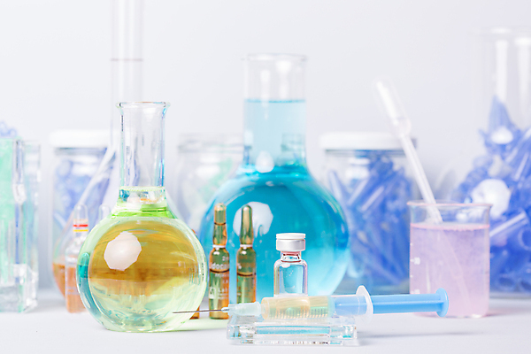 포토 JPG 해외이미지 무료이미지 백그라운드 유리 유리병 건강 주사기 사람없음 치료 약 장비 흰색 액체 실험실 약국 처방 주사약 테라피 중독 조제 고립 당뇨병 돌봄 백신 복용 예방접종 예방주사 해외202105 해외포토 컬러 의학 의료기기 모션 재질 병_용기 실험 뷰티 질병 예방 만들기 접종 파일형식