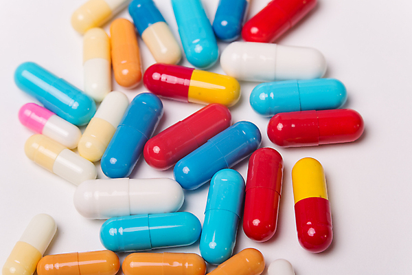 포토 JPG 해외이미지 의학 실내 근접촬영 사람없음 알약 다양 흰배경 해외202105 해외포토 뷰포인트 다수 백그라운드 내부 약 흰색 파일형식