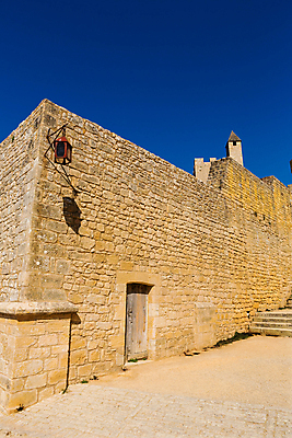 포토 JPG 해외이미지 무료이미지 외관 유럽 벽 여행 건축양식 지붕 주택 사람없음 야외 건물 강 교회 여행객 마을 탑 계곡 프랑스 도시 중세 역사 큼 언덕 타운 프랑스어 강화 옛날 해외202105 해외포토 문자 건축물 건축 나라 종교건축 사람 크기 파일형식