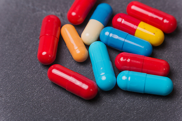 포토 JPG 해외이미지 의학 회색배경 실내 근접촬영 사람없음 알약 다양 해외202105 해외포토 뷰포인트 다수 백그라운드 내부 약 회색 파일형식