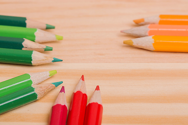 포토 JPG 해외이미지 디자인 백그라운드 컨셉 무지개 학교 탁자 창조 미술 취미 사람없음 목재 스터디 세트 컬러풀 연필 갈색 장비 기구 그리기 그룹 팔레트 닫기 혼합 오브젝트 그림 크레파스 날카로움 모음 내추럴 조립 강렬 부스러기 톱밥 많음 해외202105 해외포토 자연요소 나무 교육 컬러 가구 재료 모션 문화예술 학용품 한글 학습 필기구 가루 파일형식