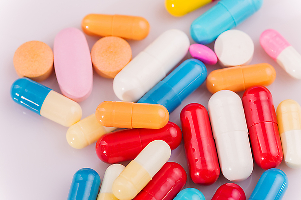 포토 JPG 해외이미지 의학 실내 근접촬영 사람없음 알약 다양 흰배경 해외202105 해외포토 뷰포인트 다수 백그라운드 내부 약 흰색 파일형식