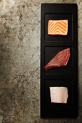 포토 JPG 해외이미지 접시 조각 실내 사람없음 하이앵글 회 참치 연어 연어요리 연어회 해외202004 해외포토 식기 음식 뷰포인트 어류 내부 생선회 파일형식