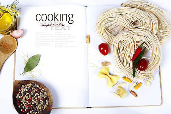 포토 JPG 해외이미지 방울토마토 고추 스파게티 사람없음 하이앵글 공책 흰배경 후추 나무숟가락 나무그릇 마카로니 통후추 파르팔레 파스타면 해외202004 푸질리 해외포토 그릇 뷰포인트 백그라운드 토마토 채소 식재료 문구용품 파스타 목재 숟가락 흰색 면류 향신료 파일형식