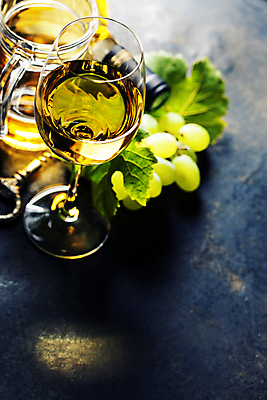 포토 JPG 해외이미지 백그라운드 포도 주류 사람없음 와인 화이트와인 해외202004 해외포토 음료 과일 파일형식