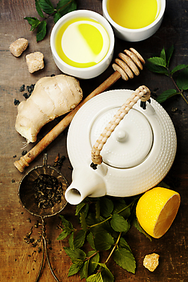 포토 JPG 해외이미지 잎 실내 사람없음 도자기 찻잔 찻주전자 레몬 생강 허니디퍼 갈색배경 해외202004 해외포토 식물 백그라운드 채소 과일 주전자 잔 내부 갈색 도구 파일형식