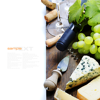 포토 JPG 해외이미지 포도 치즈 사람없음 와인 와인병 흰배경 코르크 나무도마 치즈나이프 포도잎 카피스페이스 해외202004 해외포토 백그라운드 잎 과일 병_용기 유제품 도마 주류 목재 공백 흰색 나이프 파일형식