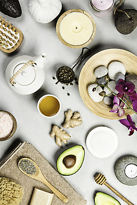 포토 JPG 해외이미지 꽃 실내 사람없음 하이앵글 수건 차 찻주전자 흰배경 아로마 향초 아로마테라피 생강 아보카도 스톤 허니디퍼 해외202004 차거름망 해외포토 식물 음료 뷰포인트 백그라운드 채소 과일 초 주전자 내부 위생용품 흰색 도구 테라피 파일형식