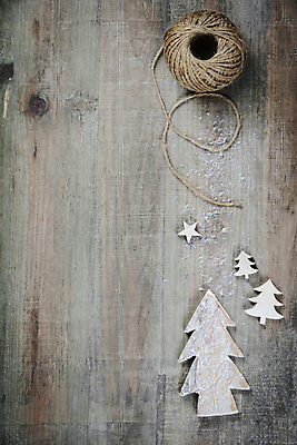 포토 JPG 해외이미지 별 크리스마스 크리스마스용품 실내 사람없음 목재 크리스마스트리 나무바닥 노끈 트리모양 카피스페이스 크리스마스배경 해외202004 해외포토 자연요소 모양 나무 기념일 줄 백그라운드 재료 바닥 내부 공백 용품 파일형식