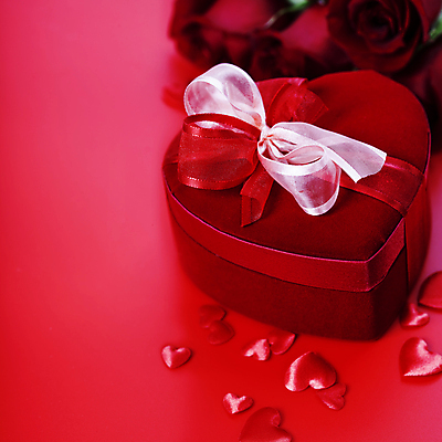 포토 JPG 해외이미지 리본 실내 발렌타인데이 사랑 사람없음 선물상자 장미 오브젝트 하트상자 빨간배경 해외202004 해외포토 꽃 감정 백그라운드 데이이벤트 선물 내부 빨간색 상자 파일형식
