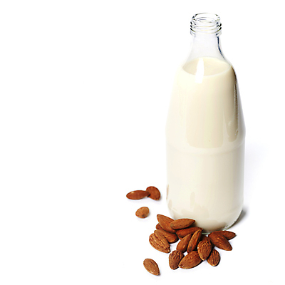 포토 JPG 해외이미지 실내 사람없음 우유 우유병 아몬드 해외202004 해외포토 병_용기 유제품 내부 견과류 파일형식