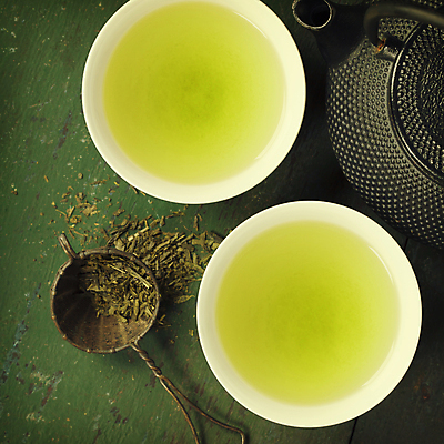 포토 JPG 해외이미지 실내 사람없음 찻잔 찻주전자 녹차 찻잎 초록배경 해외202004 해외포토 백그라운드 주전자 잔 내부 초록색 차_음료 파일형식