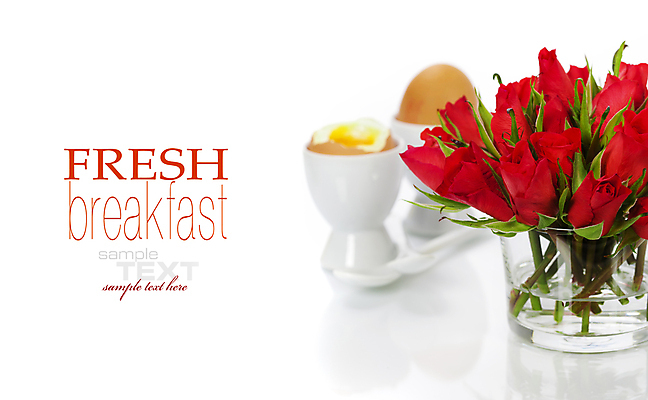 포토 JPG 해외이미지 유리병 실내 타이포그라피 사람없음 장미 계란 아침식사 다발 흰배경 삶은계란 카피스페이스 해외202004 해외포토 문자 꽃 백그라운드 병_용기 내부 알 식사 공백 흰색 계란요리 파일형식
