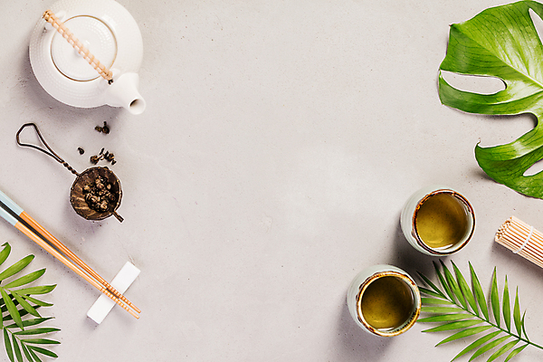 포토 JPG 해외이미지 실내 사람없음 도자기 찻잔 찻주전자 찻잎 나무젓가락 베이지색배경 해외202004 차거름망 해외포토 백그라운드 젓가락 주전자 잔 내부 차_음료 베이지색 파일형식