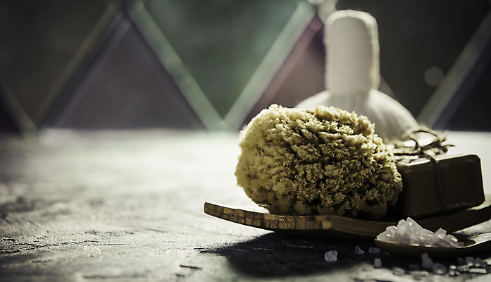 포토 JPG 해외이미지 사람없음 위생용품 숟가락 스파용품 비누 아로마테라피 입욕소금 해외202004 해외포토 생활용품 수저 스파 미용용품 오브젝트 소금 테라피 파일형식