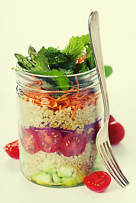 포토 해외이미지 포크 방울토마토 유리병 오이 실내 사람없음 당근 샐러드 민트 흰배경 담기 채식 건강식 다이어트음식 퀴노아 비건 해외202004 해외포토 식기 음식 백그라운드 다이어트 토마토 채소 모션 병_용기 곡류 뿌리채소 내부 흰색 허브 채식주의자 파일형식