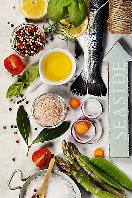 포토 JPG 해외이미지 화살표 방울토마토 실내 어류 사람없음 하이앵글 당근 표지판 올리브오일 냄비 레몬 해산물 흰배경 완두콩 아스파라거스 소금 종지 후추 바질 노끈 로즈메리 무지개송어 해외202004 핑크솔트 해외포토 그릇 줄 뷰포인트 백그라운드 토마토 채소 과일 콩 뿌리채소 알림판 내부 수중동물 흰색 기름_음식 솥 허브 향신료 송어 파일형식