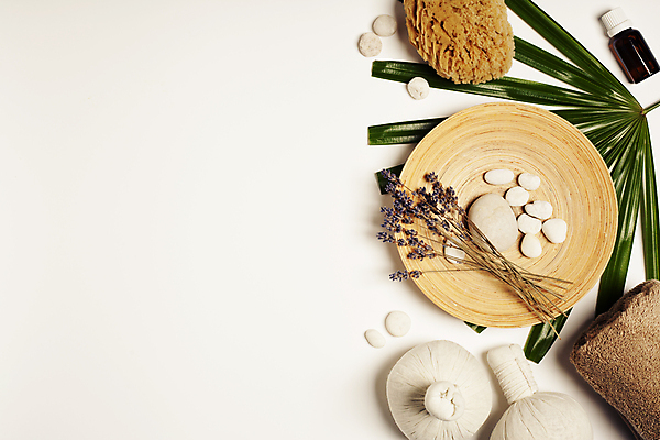 포토 JPG 해외이미지 잎 실내 사람없음 수건 흰배경 스파용품 아로마테라피 라벤더 스톤 나무접시 허브볼 카피스페이스 아로마오일 해외202004 해외포토 식물 접시 꽃 백그라운드 내부 위생용품 스파 공백 흰색 오일_화장품 허브 오브젝트 테라피 파일형식