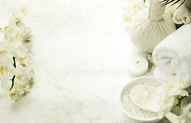 포토 JPG 해외이미지 그릇 꽃 실내 사람없음 수건 숟가락 흰배경 스파용품 향초 아로마테라피 허브볼 카피스페이스 입욕소금 해외202004 해외포토 식물 식기 백그라운드 초 수저 내부 위생용품 스파 공백 흰색 미용용품 오브젝트 소금 테라피 파일형식