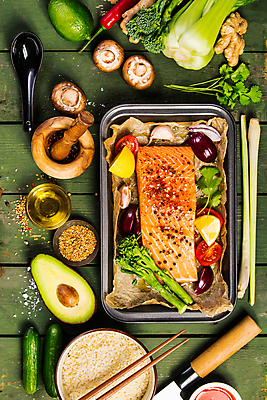 포토 JPG 해외이미지 접시 채소 양파 실내 어류 사람없음 하이앵글 레몬 소금 연어 후추 연어요리 연어회 해외202004 해외포토 식기 음식 뷰포인트 과일 내부 수중동물 생선회 향신료 파일형식